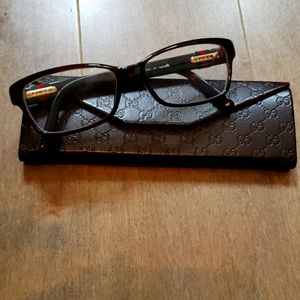 Autentic Gucci cosmetic glasses with leather case